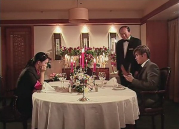 B.D.11. 1.jpgs.jpg (90.49 KiB) Megtekintve 17581 alkalommal Ez a díszlet várta Yon Soo-t, de